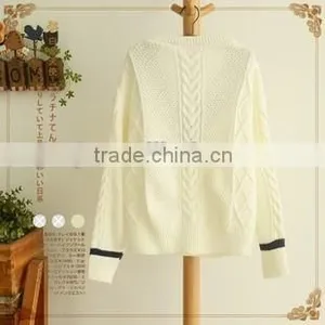 Diamond Twist Design V-neck Long Sleeves thumbnail-3