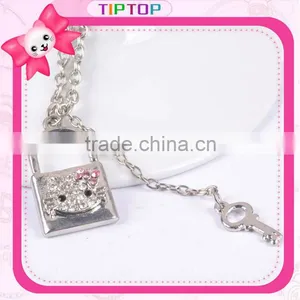 Hello Kitty Lock and Key Necklace thumbnail-1