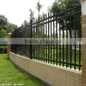 Low Carbon Steel Wire Fence thumbnail-1