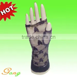 Fingerless Bridal Gloves Lace thumbnail-1