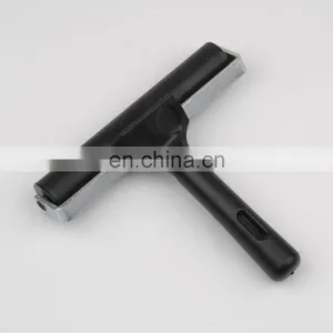150mm Plastic Handle Hard Rubber Brayer thumbnail-3