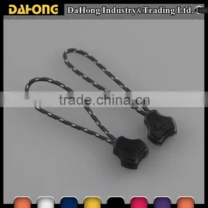 Different Shape Painted Reversible Zipper Puller Wholesale thumbnail-1