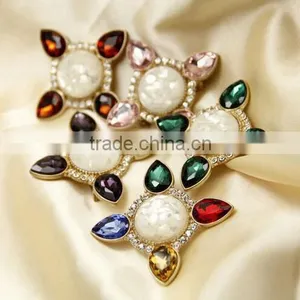 Multicolor Crystal Alloy Pin Brooch Pin thumbnail-1