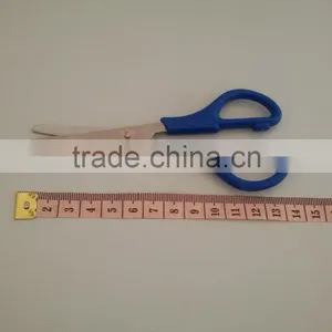 Scissors With Plastic Handle thumbnail-1