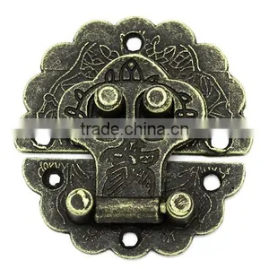 Antique Bronze Pattern Carved Wooden Case Lock 4cm x 4.1cm thumbnail-1