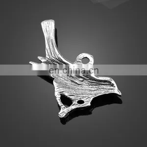 Wholesale Animal Bird Magpie Shape Pendant Alloy Pendant Jewelry Accessories thumbnail-4