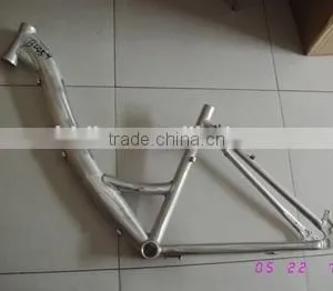 700C TOURING BICYCLE FRAME thumbnail-1