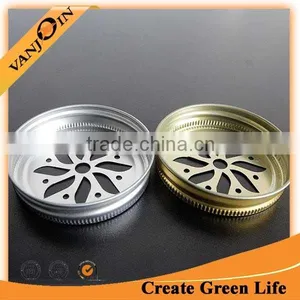 Decorate Daisy Lid With Straw Hole thumbnail-4