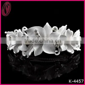Wholesale Matte White Diamante Metal Flower Hair Clips thumbnail-1