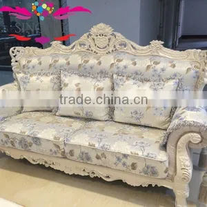 Luxury 3 Seater Classic Sofa thumbnail-1
