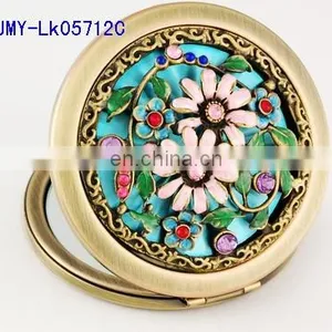 3D Hollow Decoration Antique Metal Pocket Makeup Mirror thumbnail-4