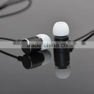 High Quality Cheap Metallic Earphone With MIC For Mobile Phones thumbnail-4