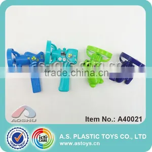 4 Colors Hand of Plastic Wind up Mini Toy Fan thumbnail-1