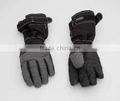 Ski Gloves thumbnail-1
