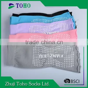 Factory Direct Sale Soft Breathable Yoga Socks thumbnail-3