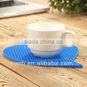Best Quality Wholesale Colorful Fish Shaped Silicone Mat thumbnail-1
