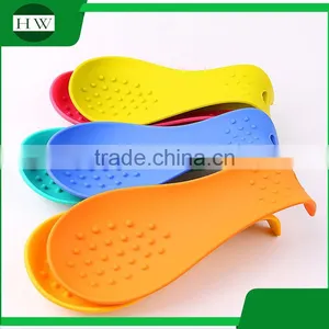 Kitchen Accessories Multipurpose Silicone Hanging Tableware Colander Soup Spoon Rack Holder thumbnail-2