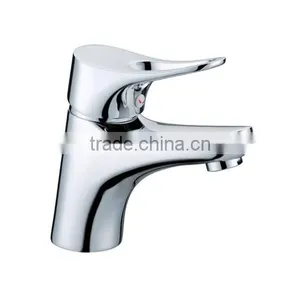 High Quality Chrome Plating Brass Bath Faucet With Diverter thumbnail-5