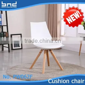 Popular Reissued Dining Room Leather Cushion Resin Chair PW062F thumbnail-1