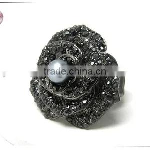 Pearl Center and Crystal Deco Metal Rose Stretch Ring thumbnail-1