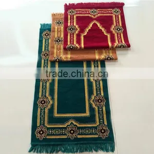 Classic Muslim Pray Mat With Beautiful Design for Wholesale thumbnail-5
