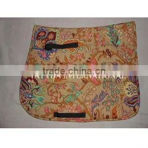 Horse Saddle Pads thumbnail-1