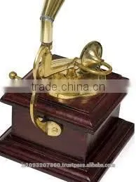 Brass Gramophone thumbnail-1