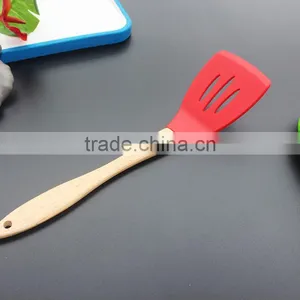 CK-3123 High Quality FDA & LFGB 7pcs Gadget Silicone Kitchen Cooking Tools Set Eco Silicone Kitchen Utensil Set With Wood Handle thumbnail-4