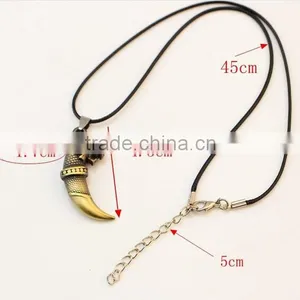Popular PUNK Charm Wolf Tooth Pendants Necklace Gift thumbnail-6