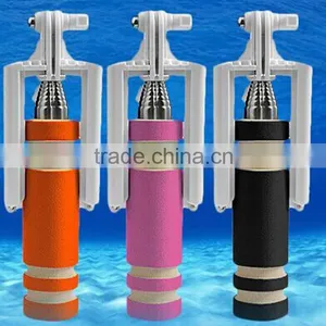 China Promotional Selfie Stick Extendable Selfie Stick With Tripod for Mobiles thumbnail-1