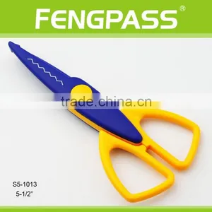 S5-1013 5.5 Inch 2Cr13 Stainless Steel Blade With Colorful Plastic Handle Shape Cutting Scissors thumbnail-1