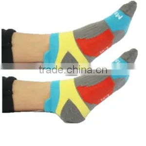 Firm Arch Support Sport Ankle Stabilizing Gel Socks thumbnail-6