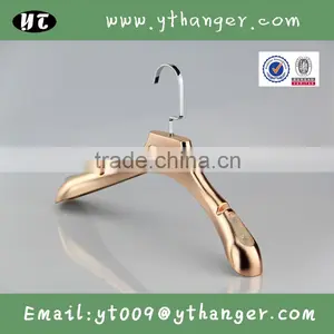 HA6959 Notched Plastic Shirt Hanger Rose Gold Coat Hangers Supplier's Choice thumbnail-1
