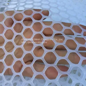 Heavy Duty Plastic Mesh Fencing White Or Green Plastic 0.15cm-2m thumbnail-2