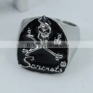 Skull and Crossbones Rings thumbnail-2