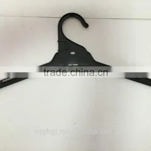 Color Black Hangers Plastic Clothes Hangers thumbnail-1