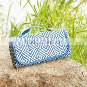 Fold Into a Bag Suitcase Double Layers 600D Oxford One Side Print One Side Solid Waterproof Picnic Mat thumbnail-2