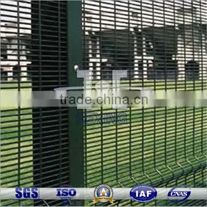 Green PVC Coated Galvanized 358 Security Fence thumbnail-1