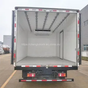China Howo 4x2 Refrigerated Lighter Truck Trade for Transport Meat thumbnail-3