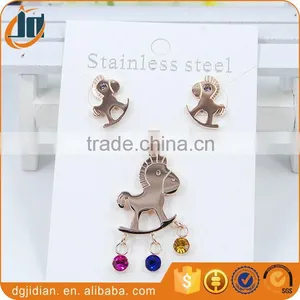 Fashion Laser Cut Pendant Stainless Steel Jewelry Set thumbnail-6