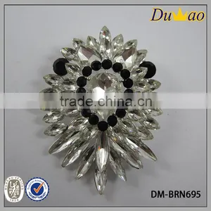 Large Glasses Fish Shape Alloy Brooch Pins thumbnail-3