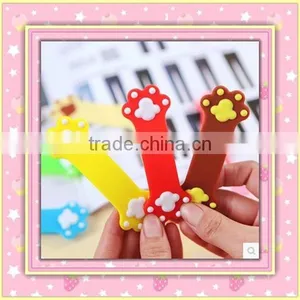 Cute Claw Silicone Phone Holder thumbnail-1