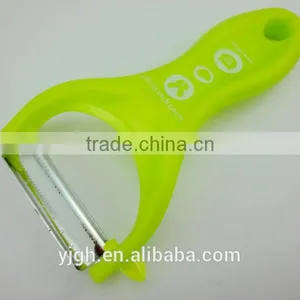 Nice Look Lovely Plastic Handle Serrated Peeler With Potato Eye Dig thumbnail-1