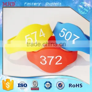 MDW450 Custom Logo Oval Silicone NFC Bracelet thumbnail-1