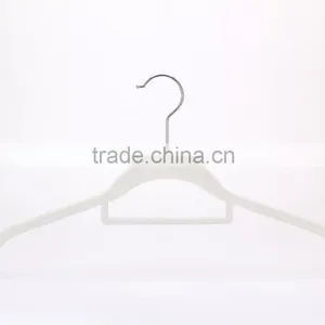 Velvet Hanger With Tie Bar Logo thumbnail-3