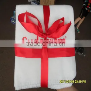Fine Polyester Fleece Gift Blanket With Ribbon Bound Packaging thumbnail-1