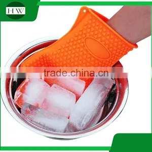 Kitchen Non-stick Cartoon Pig Silicone Bbq Baking Grill Heat Resistant Oven Finger Glove Gloves thumbnail-5