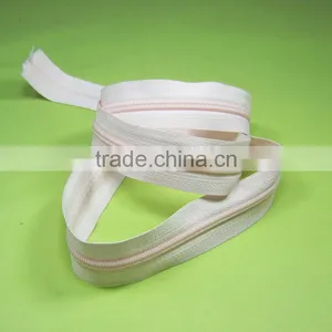Free Sample Quality Warantee Lead Free Nickel Free Eco Friendly Rolls Long Chain Nylon Zipper for Sofa thumbnail-6