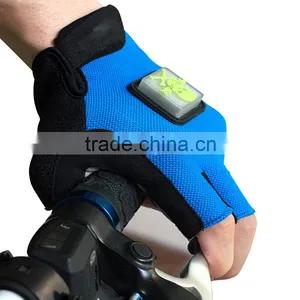 Facory Oem Cycling Equipment Intelligent Light Waterproof Gloves Outdoor Sports Gloves thumbnail-4