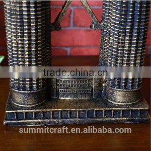 Resin Gold and Silver Souvenir Petronas Twin Towers thumbnail-5